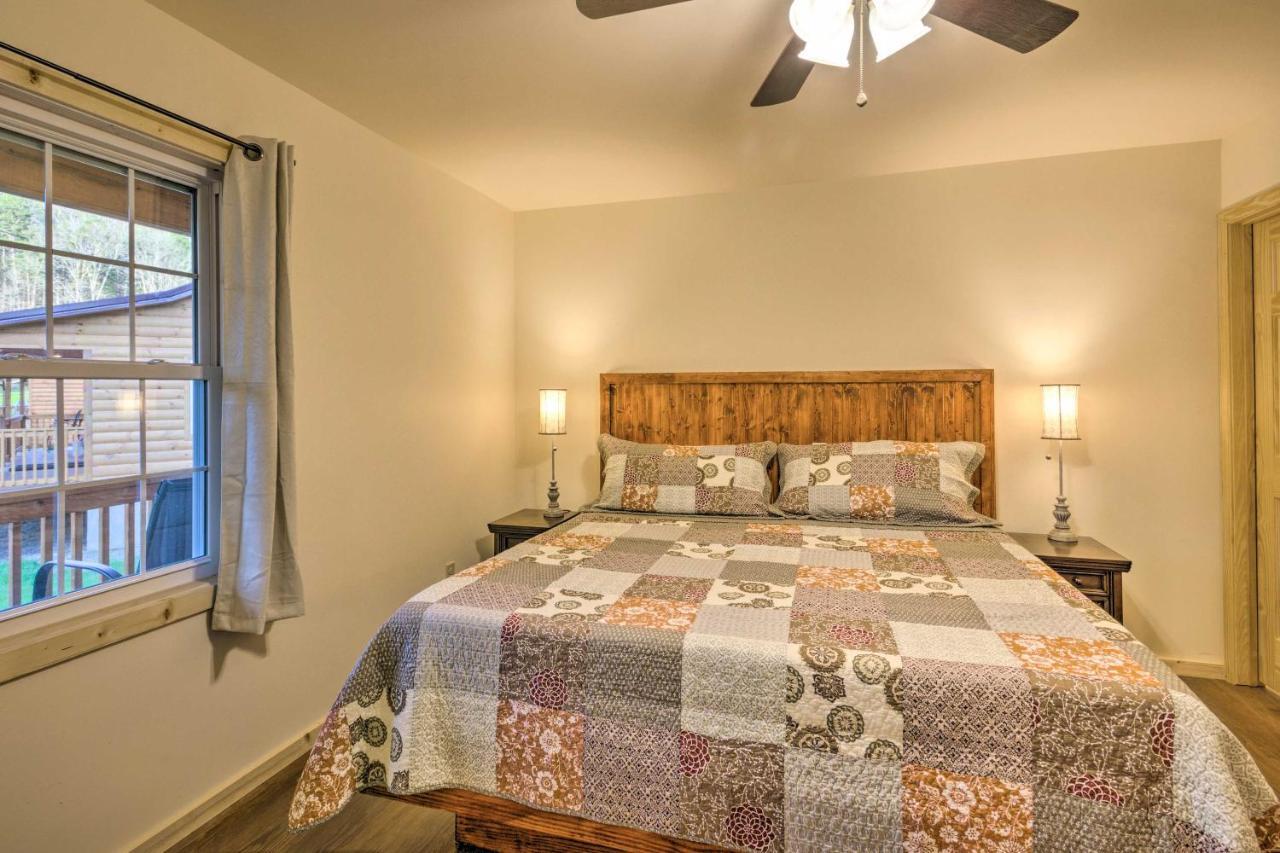 Cozy Cabin On Tuckasegee River - Near ברייסון סיטי מראה חיצוני תמונה