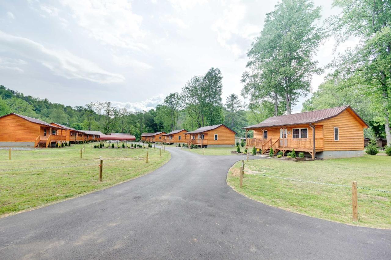 Cozy Cabin On Tuckasegee River - Near ברייסון סיטי מראה חיצוני תמונה